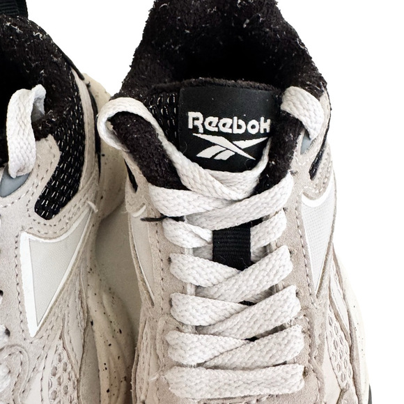 Reebok Toddler Kids boys girls Chunky Y2K Sneakers Size 11 White black neutral - Picture 13 of 13